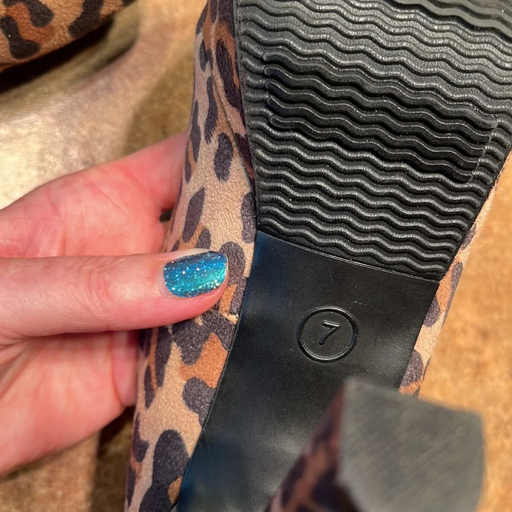NWOT Leopard Print Faux Suede Pumps